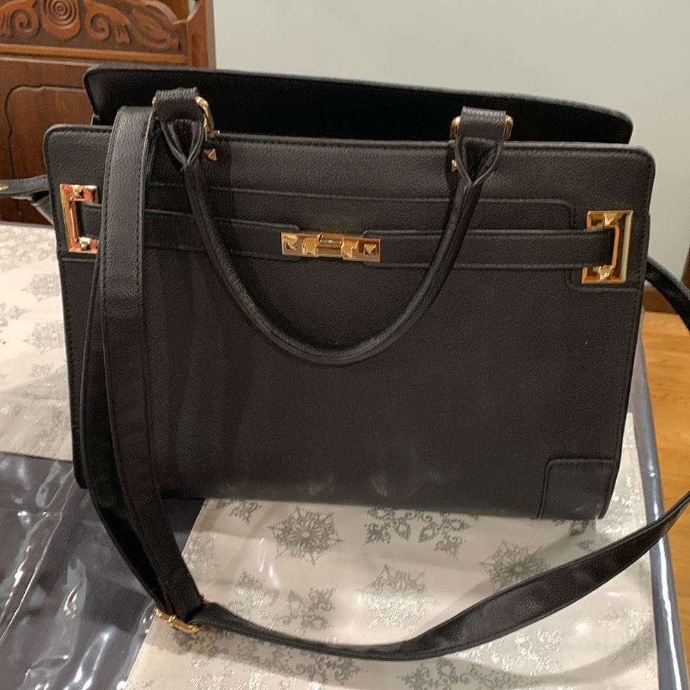 Elle Pet purse carrier